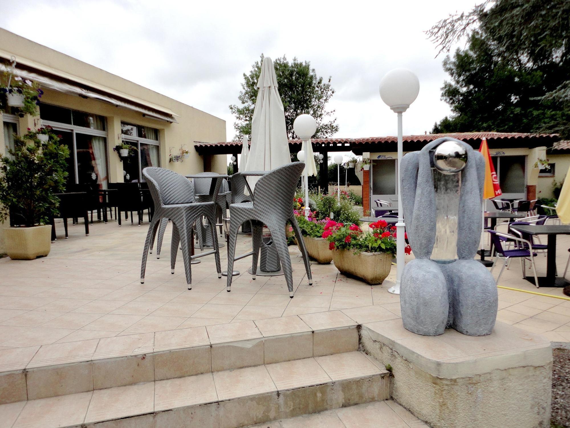 Logis Hotel & Restaurant Le Fleurance Exteriér fotografie